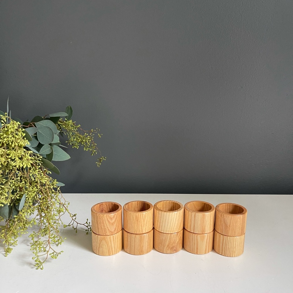 Set of 10 wooden napkin rings